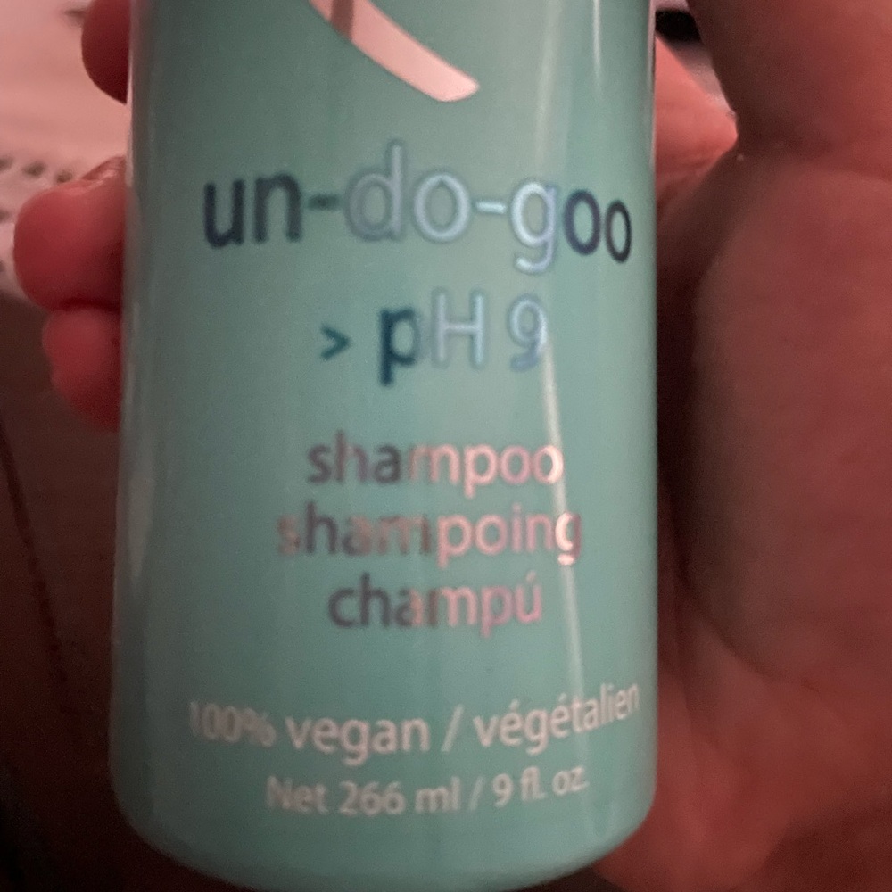 Malibu C Undo Goo Clarifying Shampoo 9oz Used one time. Bottle is full.